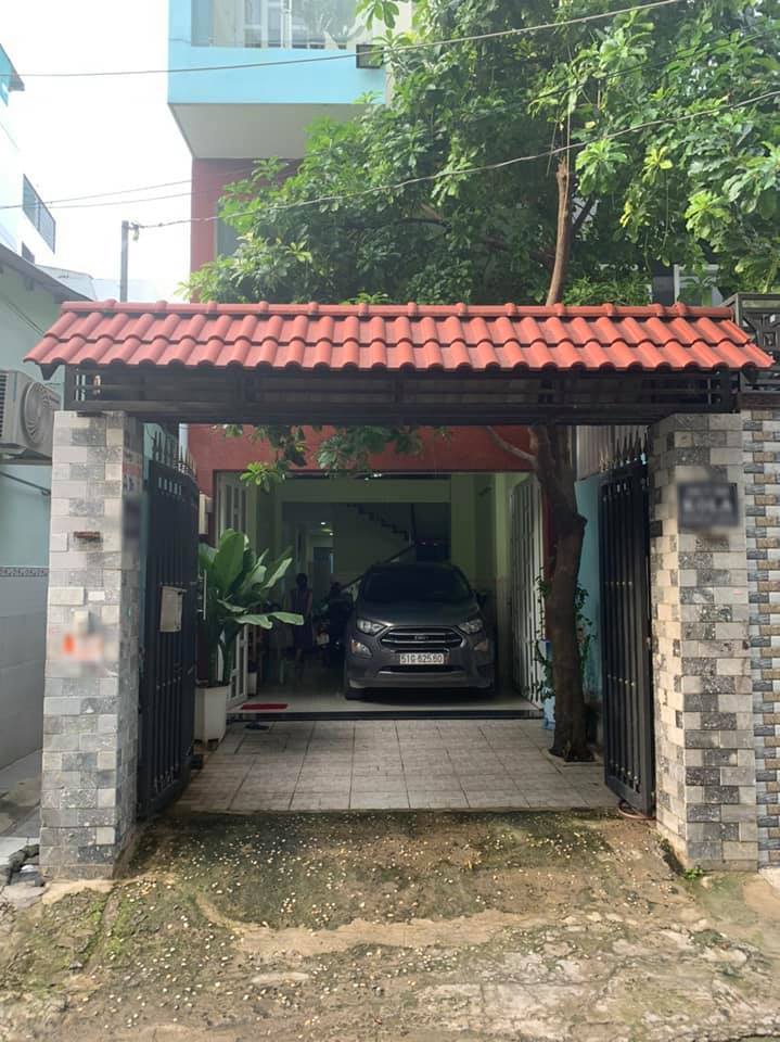 Nhà Nơ Trang Long có sân trước rộng